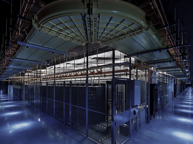 Picture of an Equinox IXP.